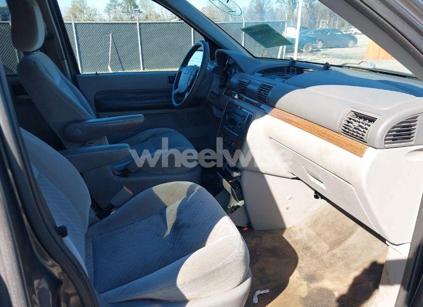 Photo 5 of 2005 Ford Freestar SEL (VIN 2FMZA52245BA73955)