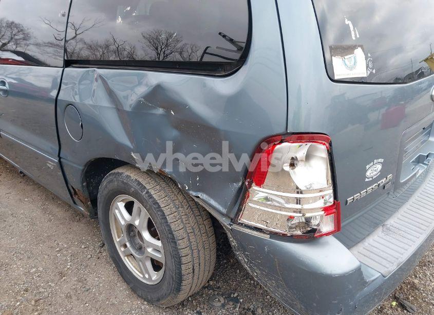 Photo 6 of 2004 Ford Freestar SEL (VIN 2FMZA52284BA92345)