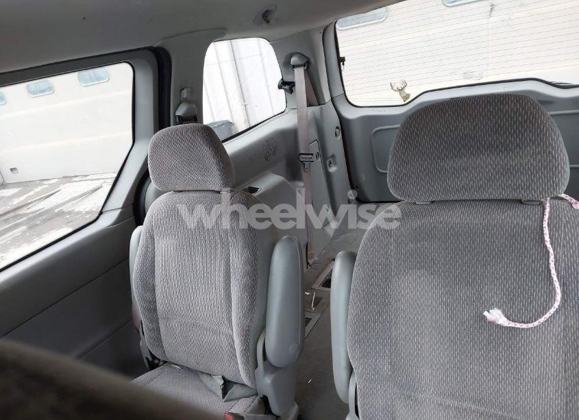 Photo 8 of 2002 Ford Windstar SE (VIN 2FMZA52402BA76283)