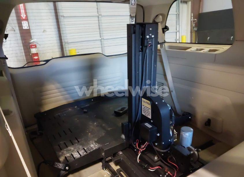 Photo 12 of 2004 Ford Freestar SES (VIN 2FMZA57644BA67275)