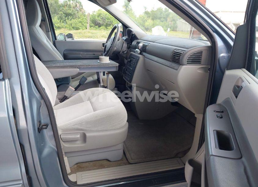 Photo 5 of 2004 Ford Freestar SES (VIN 2FMZA576X4BA05461)