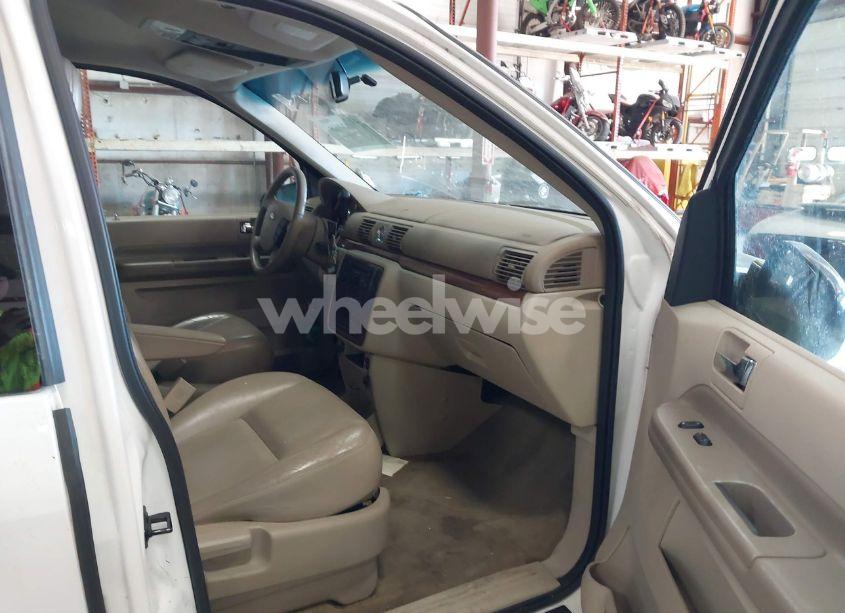 Photo 5 of 2004 Ford Freestar LIMITED (VIN 2FMZA58234BB28563)