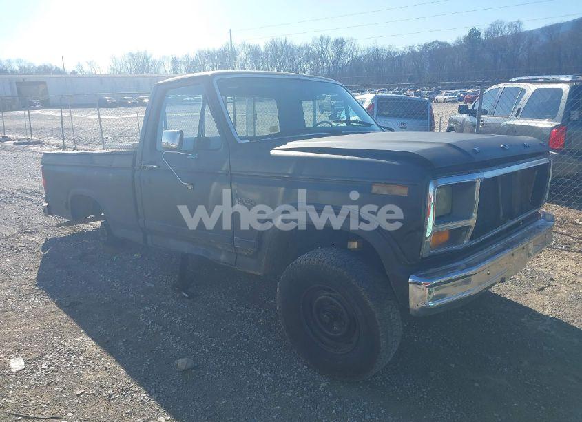 1983 Ford F100 (VIN 2FTCF10F4DCA74378) main photo