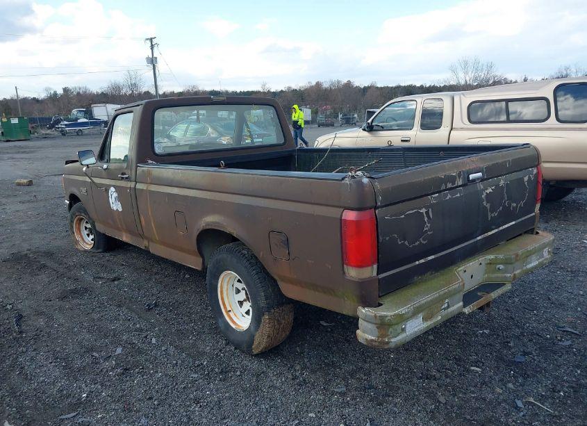 Photo 3 of 1988 Ford F150 (VIN 2FTDF15N5JCA00418)