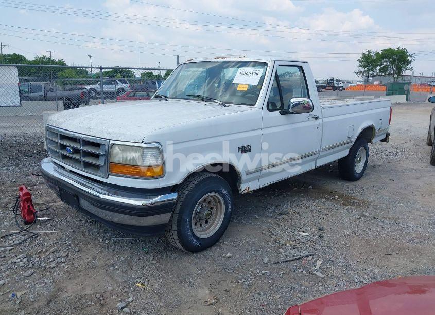 Photo 2 of 1992 Ford F150 (VIN 2FTDF15N7NCA98373)