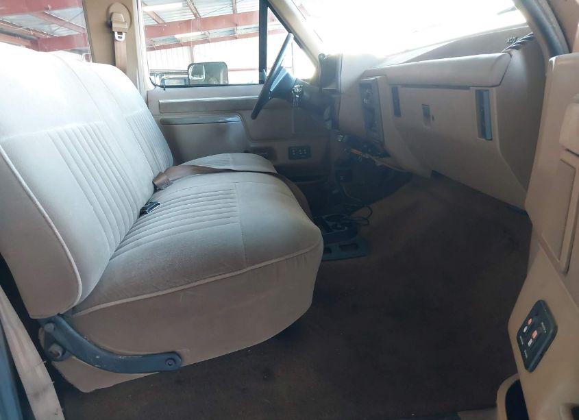 Photo 4 of 1987 Ford F350 (VIN 2FTJW35L4HCA44370)