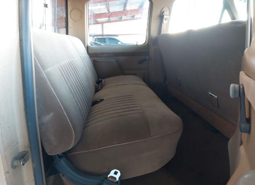 Photo 7 of 1987 Ford F350 (VIN 2FTJW35L4HCA44370)