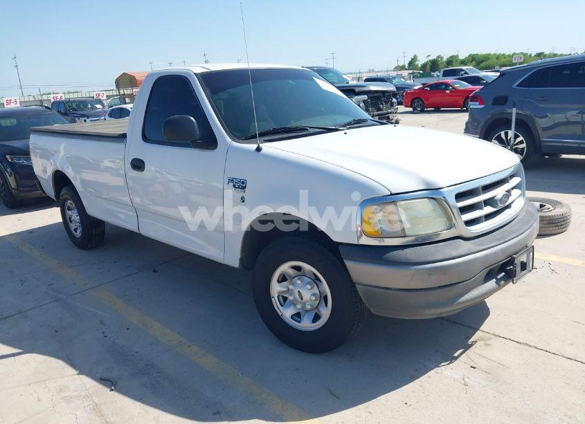 2001 Ford F-150 XL/XLT (VIN 2FTPF17Z61CA90871) main photo