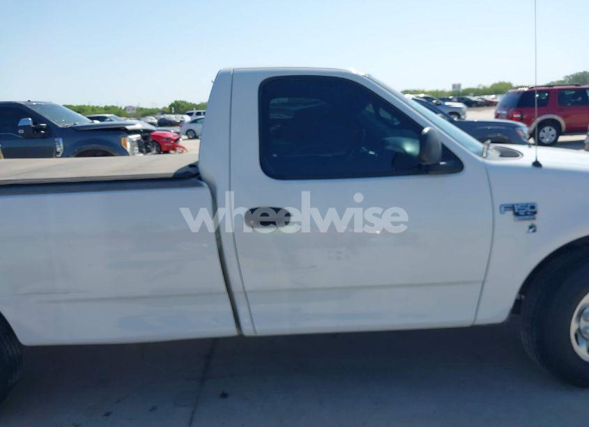 Photo 14 of 2001 Ford F-150 XL/XLT (VIN 2FTPF17Z61CA90871)