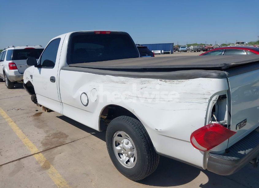 Photo 6 of 2001 Ford F-150 XL/XLT (VIN 2FTPF17Z61CA90871)