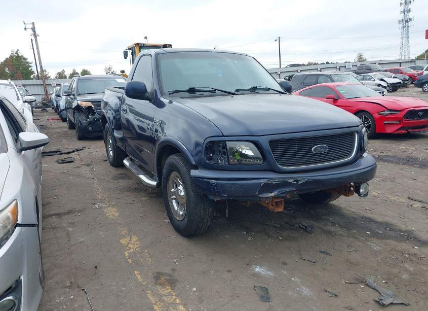 2003 Ford F-150 XL/XLT (VIN 2FTRF072X3CA72091) main photo
