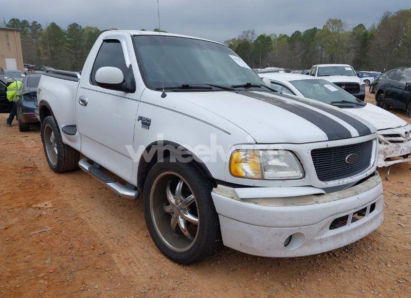 2003 Ford F-150 XL/XLT (VIN 2FTRF07W43CA38120) main photo