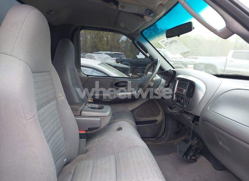 Photo 5 of 2003 Ford F-150 XL/XLT (VIN 2FTRF07W43CA38120)