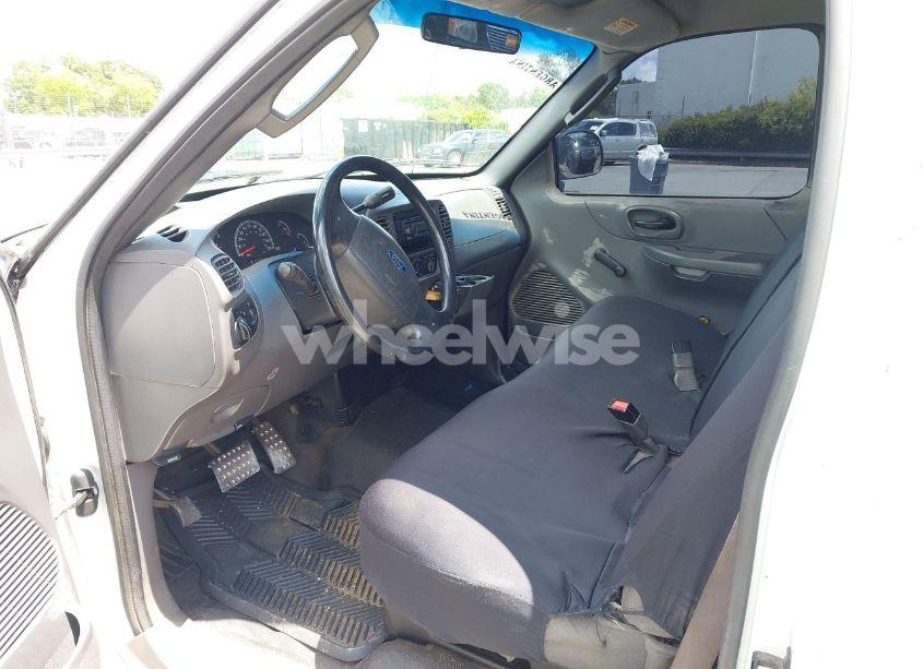 Photo 5 of 2003 Ford F-150 XL/XLT (VIN 2FTRF17233CA62072)