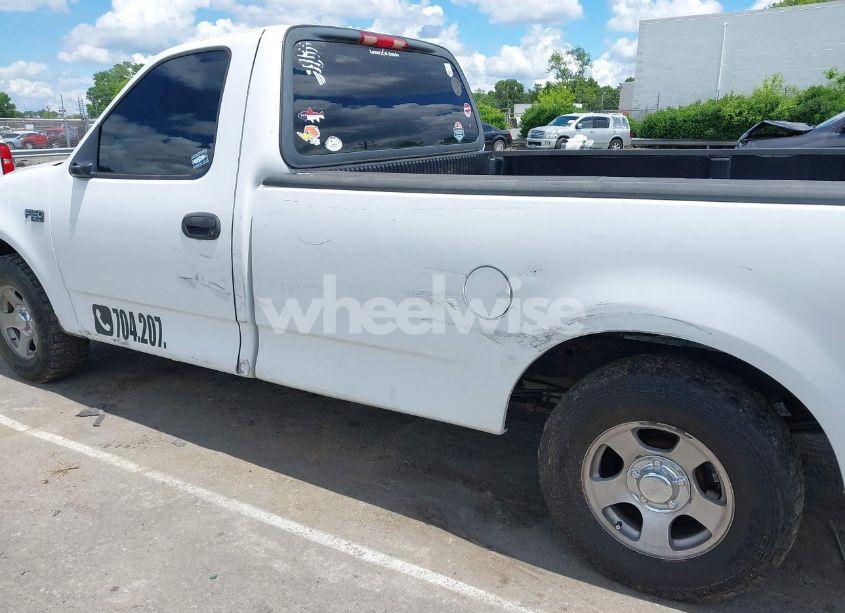 Photo 6 of 2003 Ford F-150 XL/XLT (VIN 2FTRF17233CA62072)