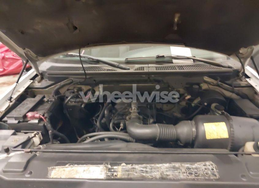 Photo 10 of 2002 Ford F-150 XL/XLT (VIN 2FTRF172X2CB01142)