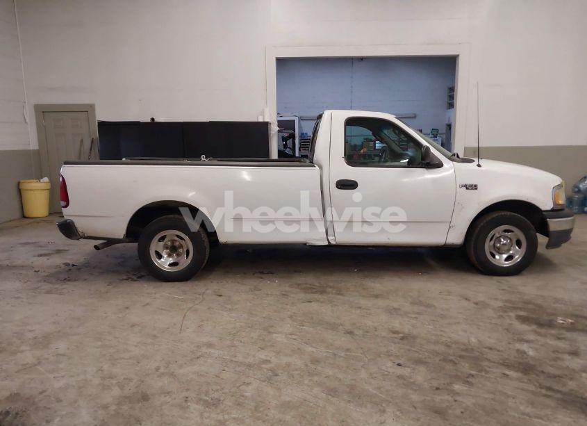 Photo 14 of 2002 Ford F-150 XL/XLT (VIN 2FTRF172X2CB01142)