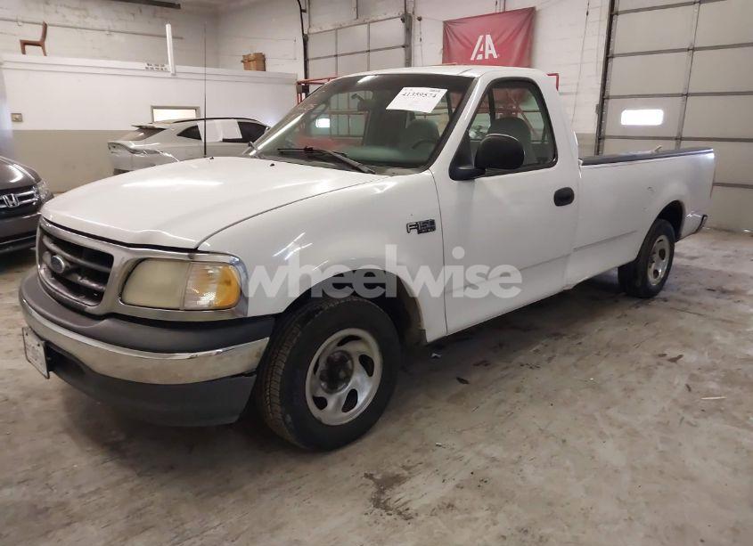 Photo 2 of 2002 Ford F-150 XL/XLT (VIN 2FTRF172X2CB01142)