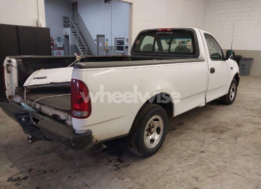 Photo 4 of 2002 Ford F-150 XL/XLT (VIN 2FTRF172X2CB01142)