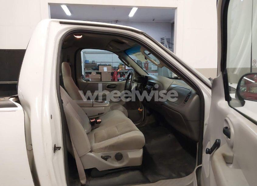 Photo 5 of 2002 Ford F-150 XL/XLT (VIN 2FTRF172X2CB01142)