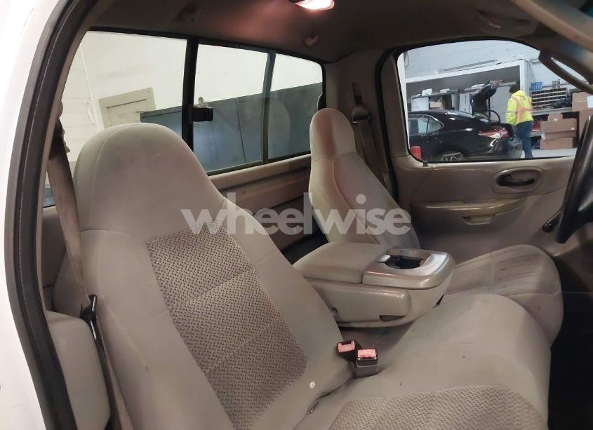 Photo 8 of 2002 Ford F-150 XL/XLT (VIN 2FTRF172X2CB01142)