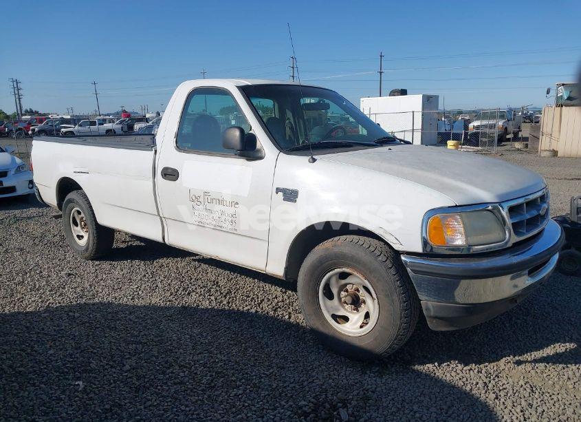 1998 Ford F-150 LARIAT/STANDARD/XL/XLT (VIN 2FTRF176XWCA94878) main photo