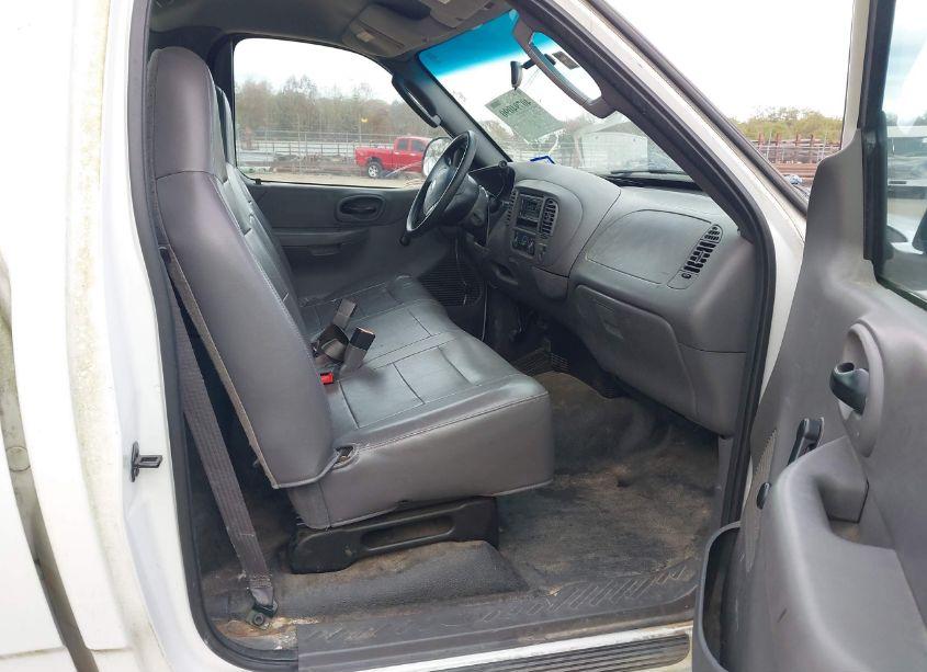 Photo 5 of 2004 Ford F-150 HERITAGE XL/XLT (VIN 2FTRF17W74CA64802)