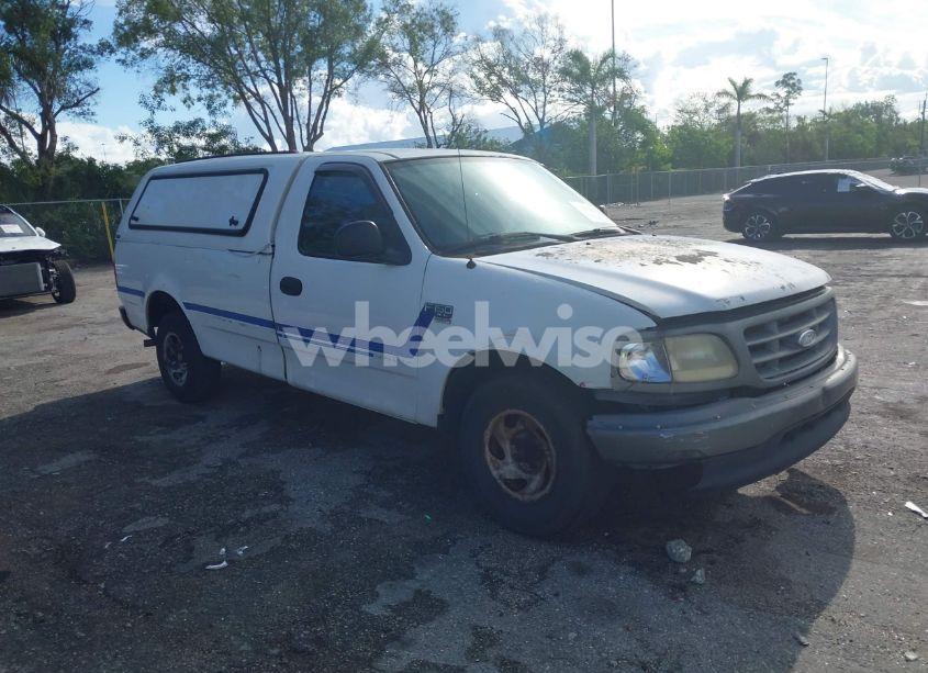 2004 Ford F-150 HERITAGE XL/XLT (VIN 2FTRF17W84CA14975) main photo