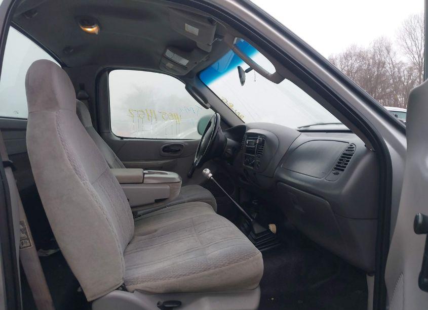 Photo 5 of 2003 Ford F-150 XL/XLT (VIN 2FTRF18253CB13151)