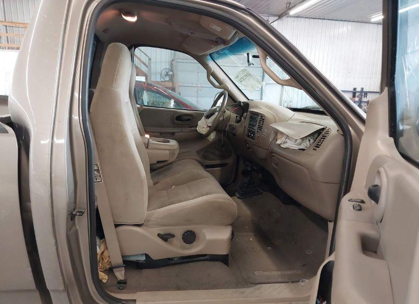 Photo 5 of 2001 Ford F-150 XL/XLT (VIN 2FTRF18L51CA90430)