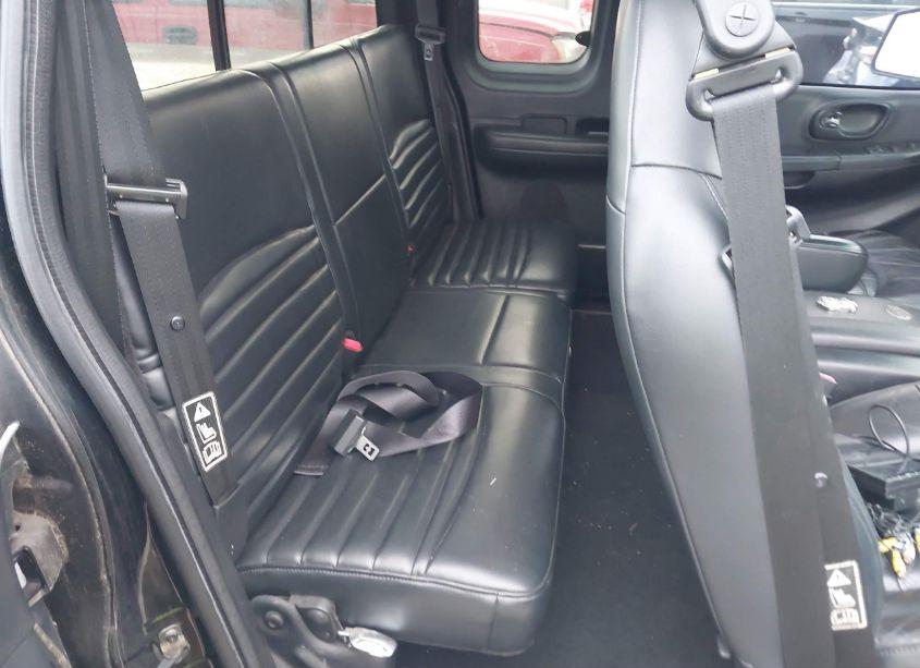 Photo 8 of 2000 Ford F-150 LARIAT/XL/XLT (VIN 2FTRX07L8YCB05862)