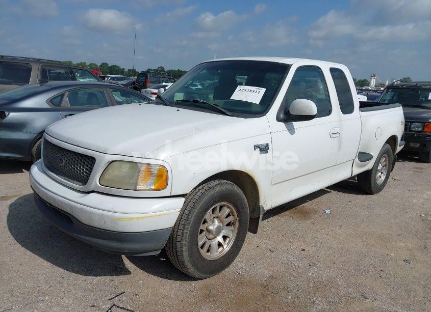 Photo 2 of 2001 Ford F-150 LARIAT/XL/XLT (VIN 2FTRX07W11CA79640)