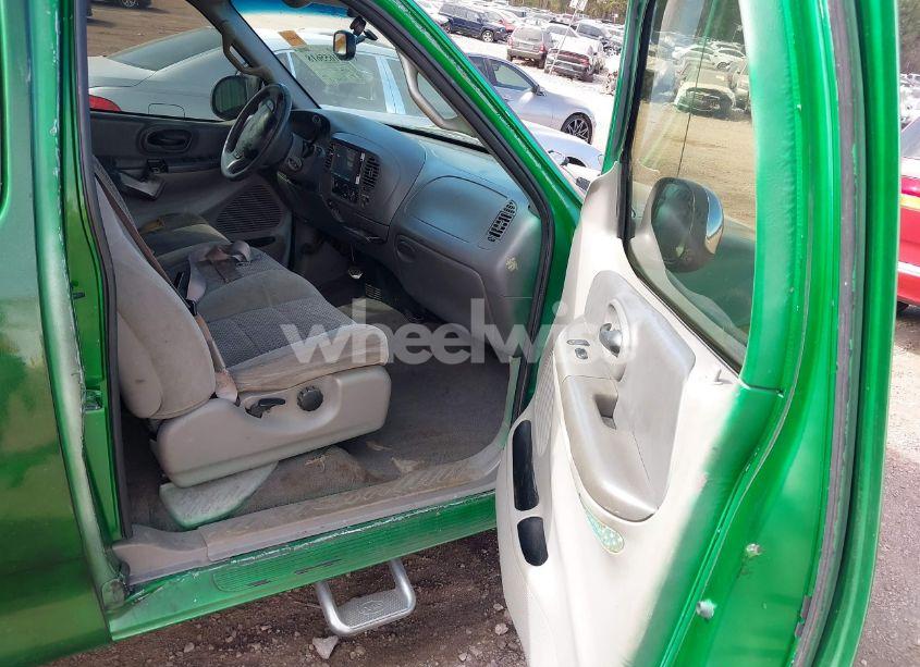 Photo 5 of 2001 Ford F-150 LARIAT/XL/XLT (VIN 2FTRX07WX1CA79197)