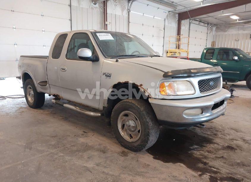 1998 Ford F-150 LARIAT/XL/XLT (VIN 2FTRX08L1WCA04612) main photo