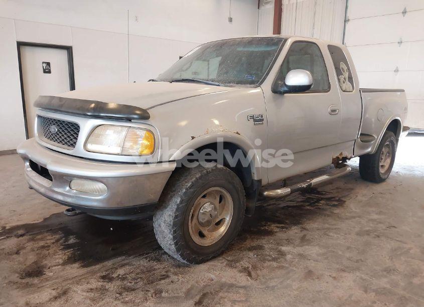 Photo 2 of 1998 Ford F-150 LARIAT/XL/XLT (VIN 2FTRX08L1WCA04612)