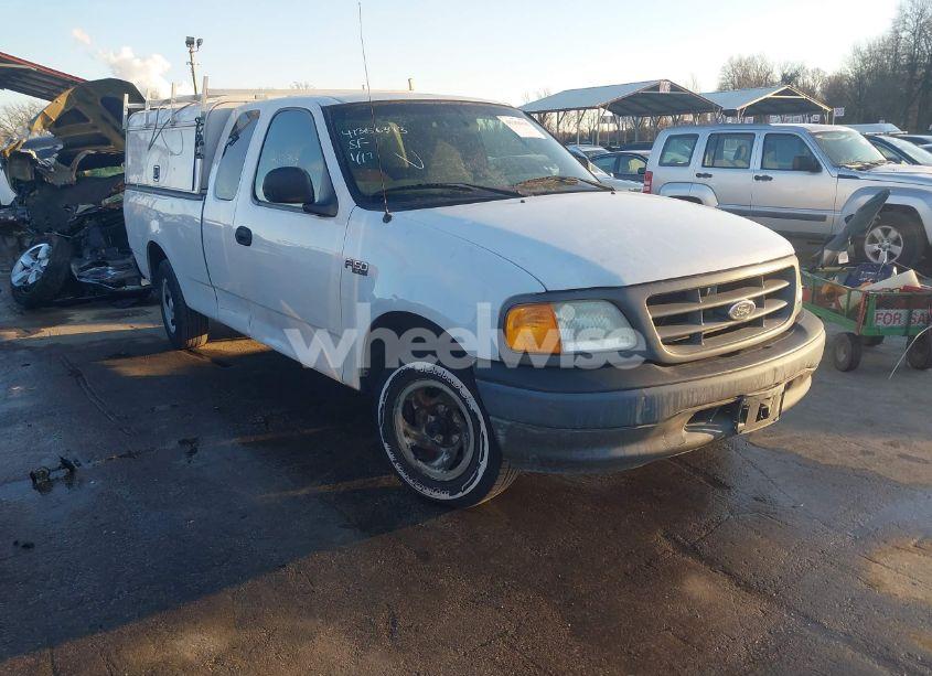 2004 Ford F-150 HERITAGE XL/XLT (VIN 2FTRX17204CA84111) main photo