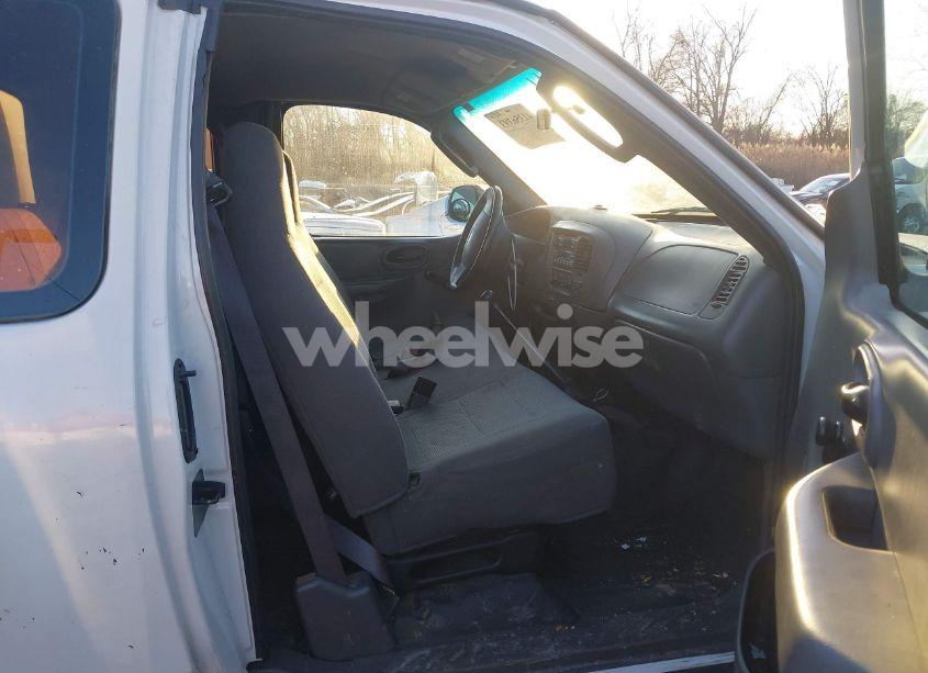 Photo 5 of 2004 Ford F-150 HERITAGE XL/XLT (VIN 2FTRX17204CA84111)