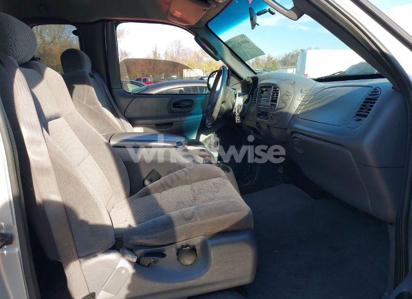 Photo 5 of 2002 Ford F-150 XL/XLT (VIN 2FTRX17222CA76556)