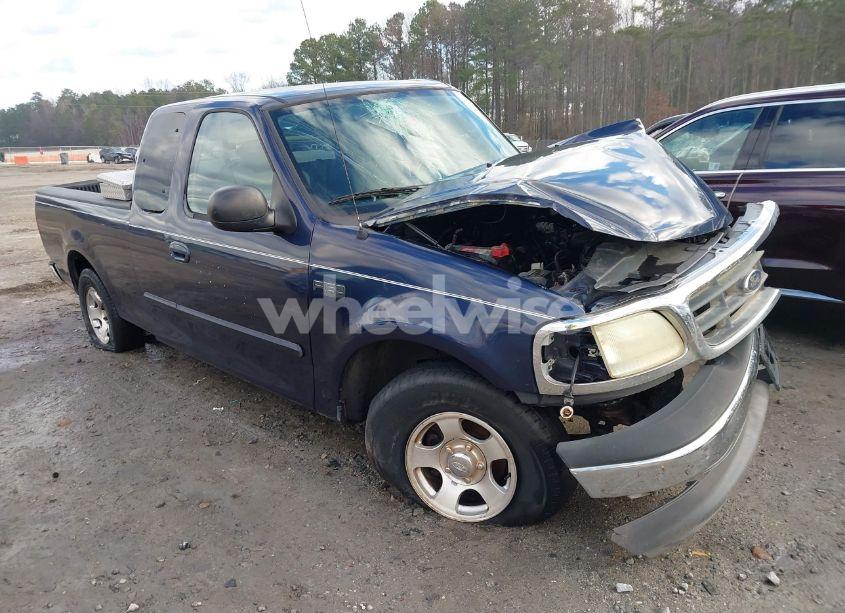 2003 Ford F-150 XL/XLT (VIN 2FTRX17223CA49102) main photo