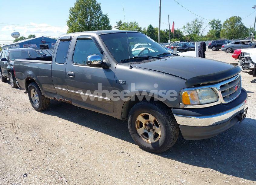 2002 Ford F-150 XL/XLT (VIN 2FTRX17262CA42006) main photo