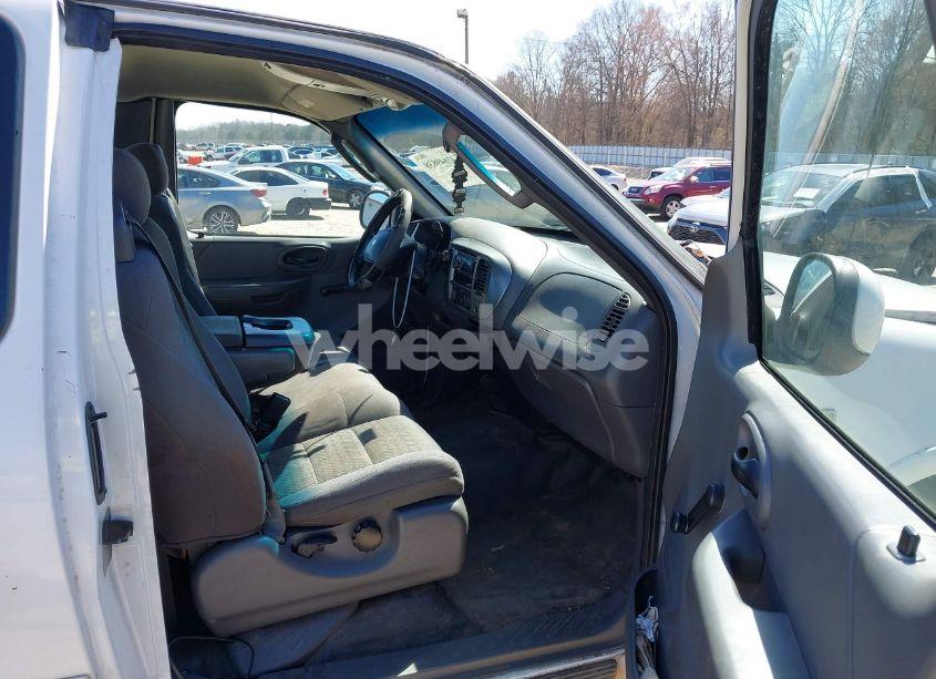 Photo 5 of 2003 Ford F-150 XL/XLT (VIN 2FTRX17273CA82712)