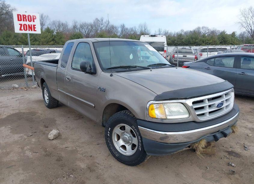 2003 Ford F-150 XL/XLT (VIN 2FTRX17283CA11258) main photo