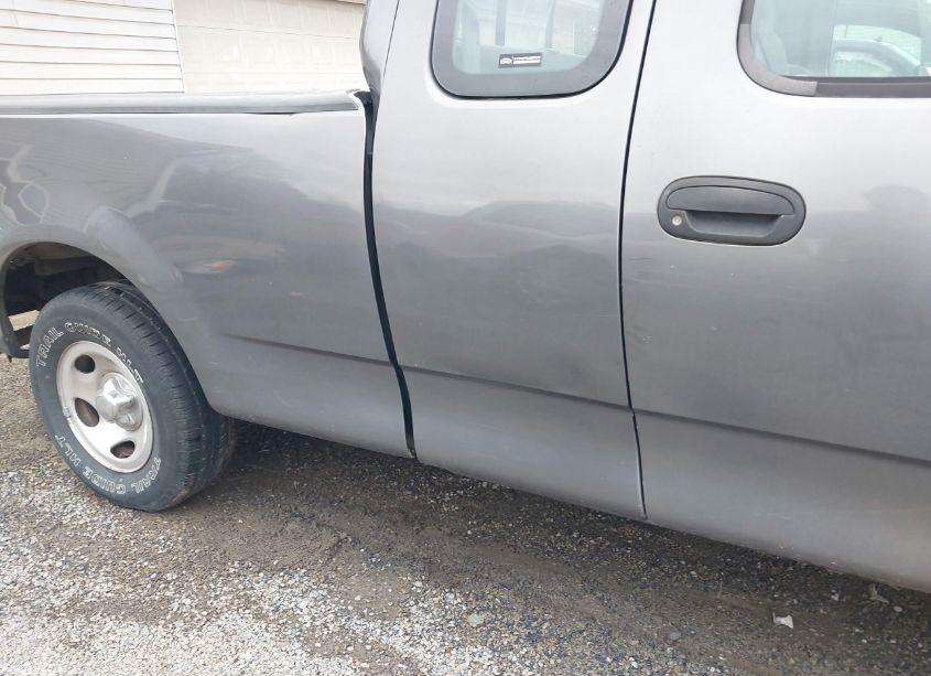 Photo 12 of 2003 Ford F-150 XL/XLT (VIN 2FTRX172X3CA12377)