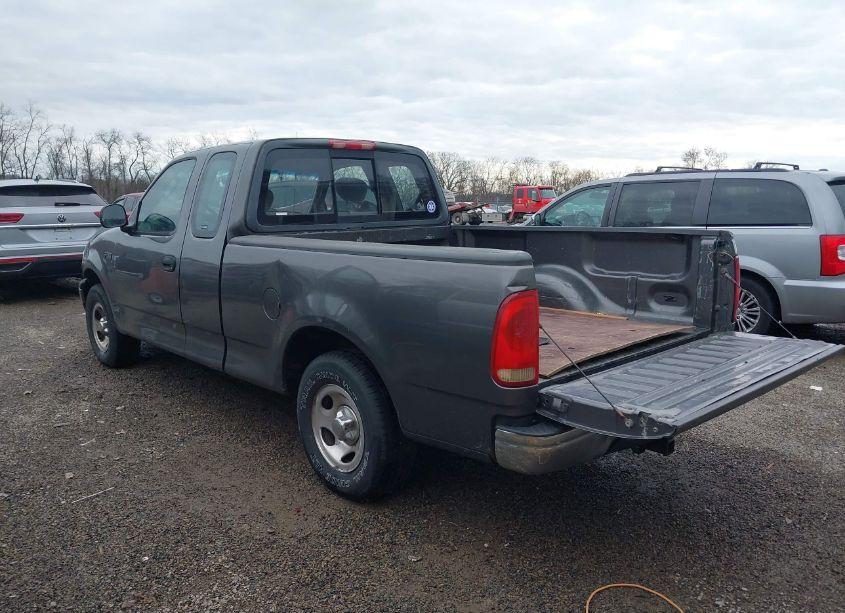 Photo 3 of 2003 Ford F-150 XL/XLT (VIN 2FTRX172X3CA12377)