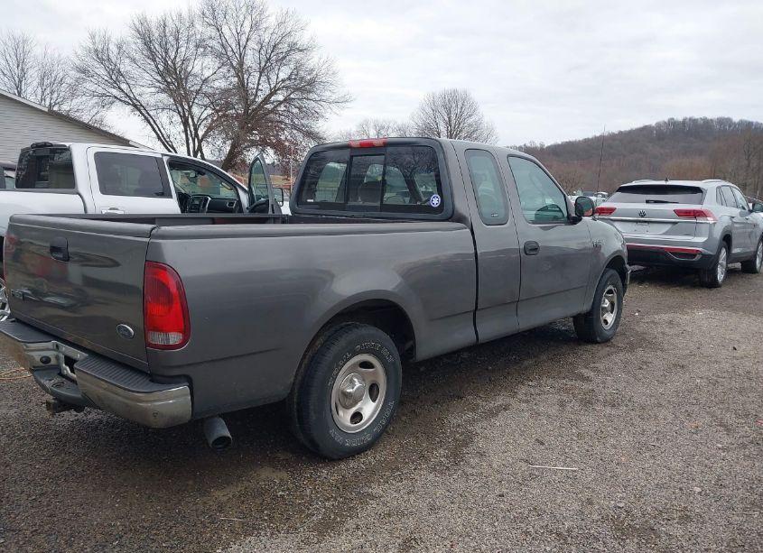 Photo 4 of 2003 Ford F-150 XL/XLT (VIN 2FTRX172X3CA12377)