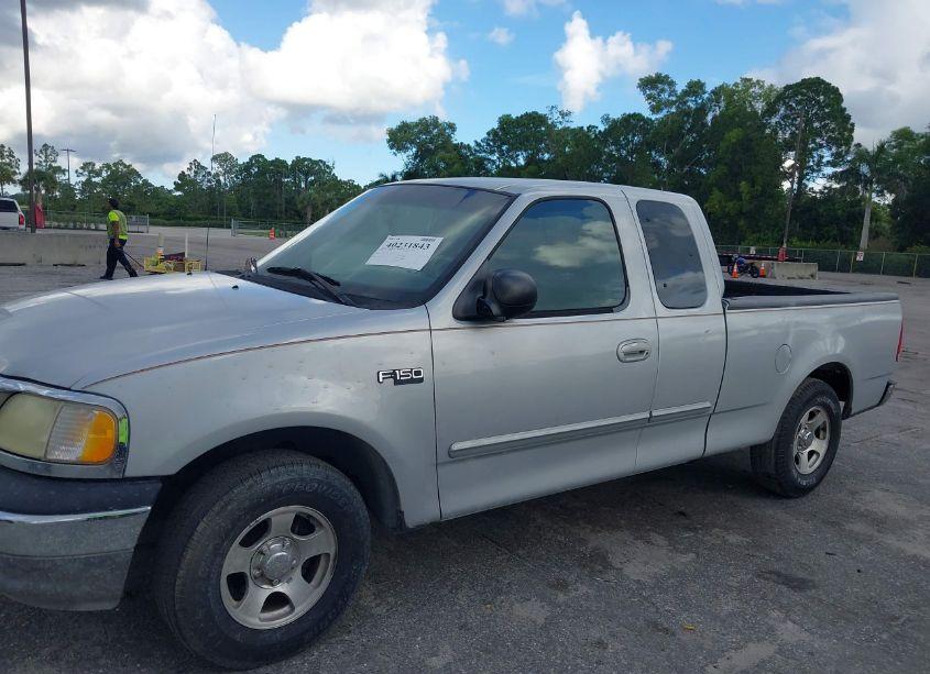 Photo 16 of 2003 Ford F-150 XL/XLT/XLT HERITAGE (VIN 2FTRX172X3CA61126)