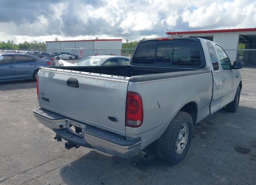 Photo 4 of 2003 Ford F-150 XL/XLT/XLT HERITAGE (VIN 2FTRX172X3CA61126)