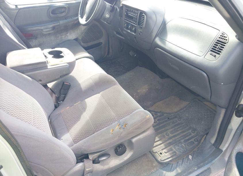 Photo 5 of 2003 Ford F-150 XL/XLT/XLT HERITAGE (VIN 2FTRX172X3CA61126)