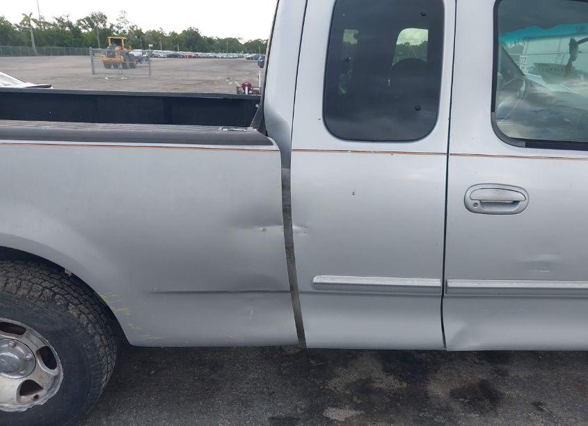 Photo 6 of 2003 Ford F-150 XL/XLT/XLT HERITAGE (VIN 2FTRX172X3CA61126)