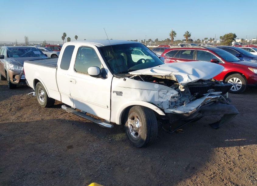 2003 Ford F-150 LARIAT/XL/XLT (VIN 2FTRX17W03CA25609) main photo